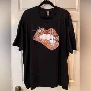 Gold and leopard print lips on black t-shirt